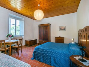 4 habitaciones y cuna de viaje 