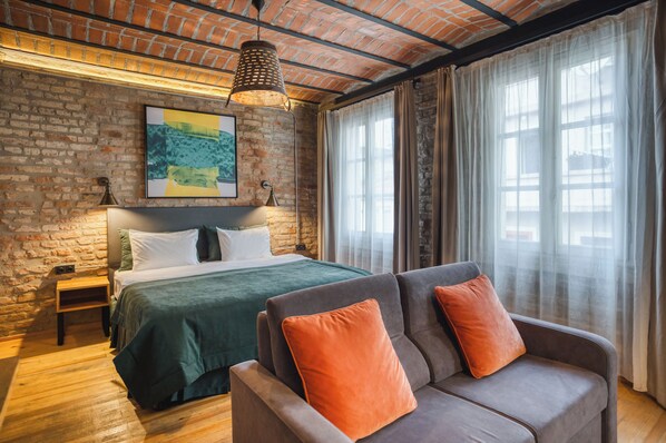 غرفة جونيور مزدوجة | منطقة المعيشة | تلفزيون إل سي دي