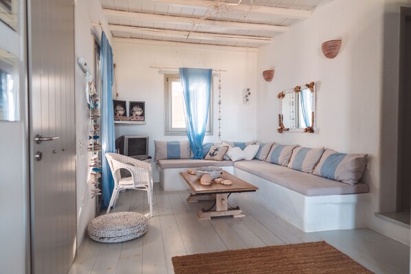 Living area - Traditional Paros House (Paros)