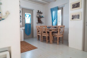 Interior - Traditional Paros House (Paros)