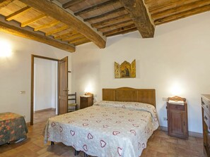 3 bedrooms, travel cot, free WiFi