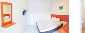 Superior Double Room | Desk, free WiFi, bed sheets - Griya Alisha (Sleman)