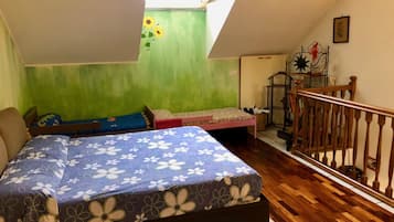 1 dormitorio, tabla de planchar con plancha, cuna de viaje y wifi