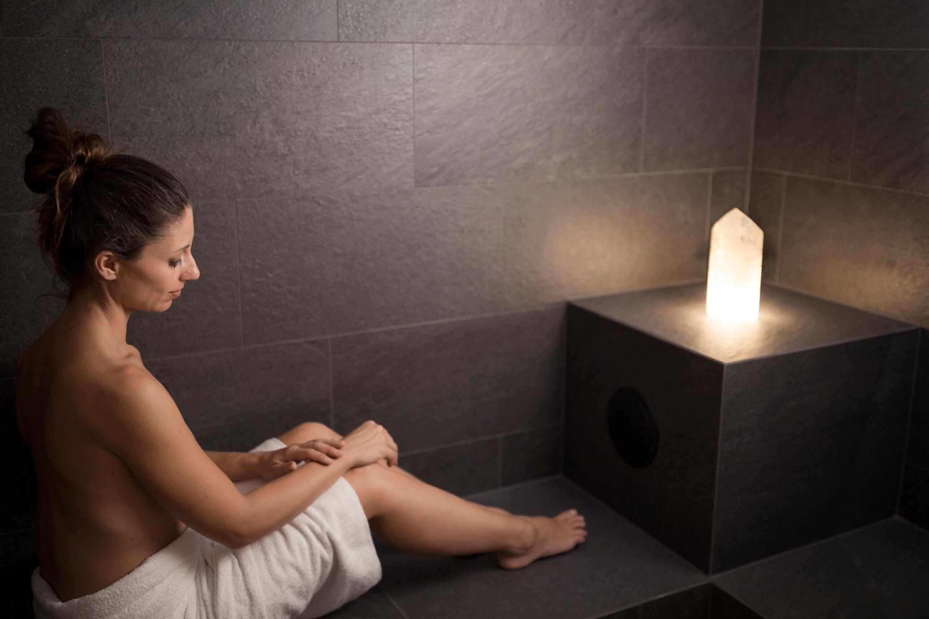 Phòng tắm hơi, bồn tắm thủy lực, phòng xông hơi, dịch vụ massage 