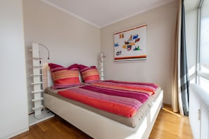 2 slaapkamers, een strijkplank/strijkijzer, wifi