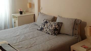 3 slaapkamers, een strijkplank/strijkijzer, gratis wifi, beddengoed