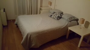 3 dormitorios, tabla de planchar con plancha, wifi gratis y ropa de cama