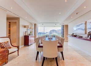 Luxury Apartment | In-room dining