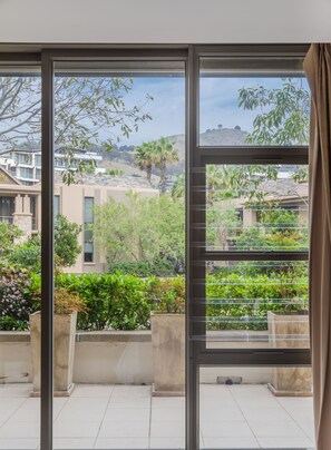 Luxury Apartment | Balcony view - 005 Palgrave on the Waterfront Marina (Cape Town)