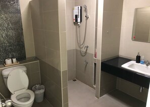 Free toiletries, hair dryer, slippers - Floating Loft @ Chiang Mai (Chiang Mai)