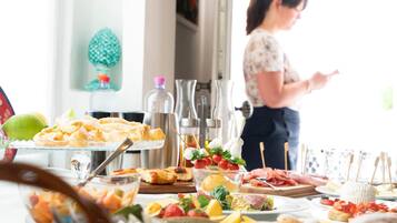 Desayuno buffet incluido todos los días