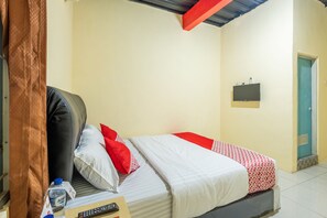 Kamar Double Standar | Meja kerja, Wi-Fi gratis, dan seprai linen