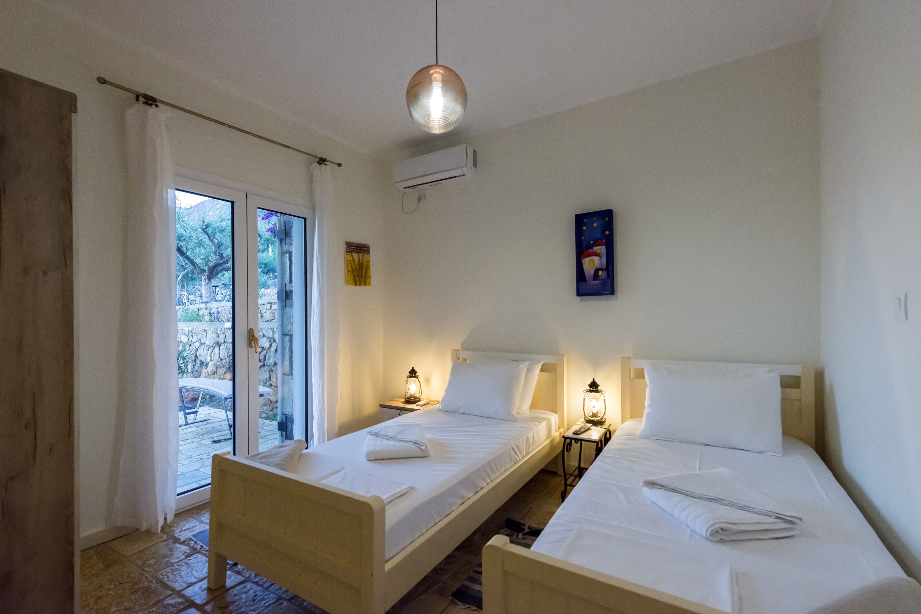 Sunkissed Serenity - Emotions House/Crystal Pool