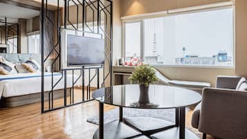 Junior Double Room | Desk, free WiFi, bed sheets