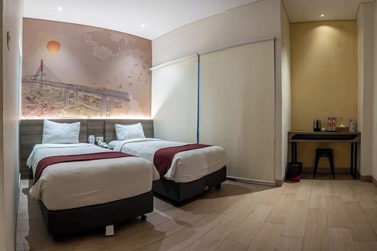 1 bedroom, desk, free WiFi, bed sheets