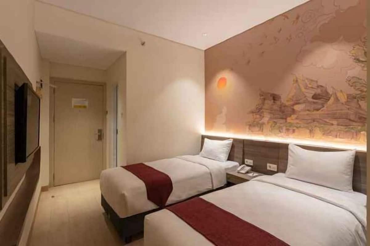 1 bedroom, desk, free WiFi, bed sheets