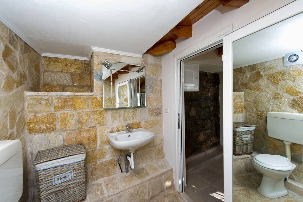 New Hope Studio with Pool near Beach