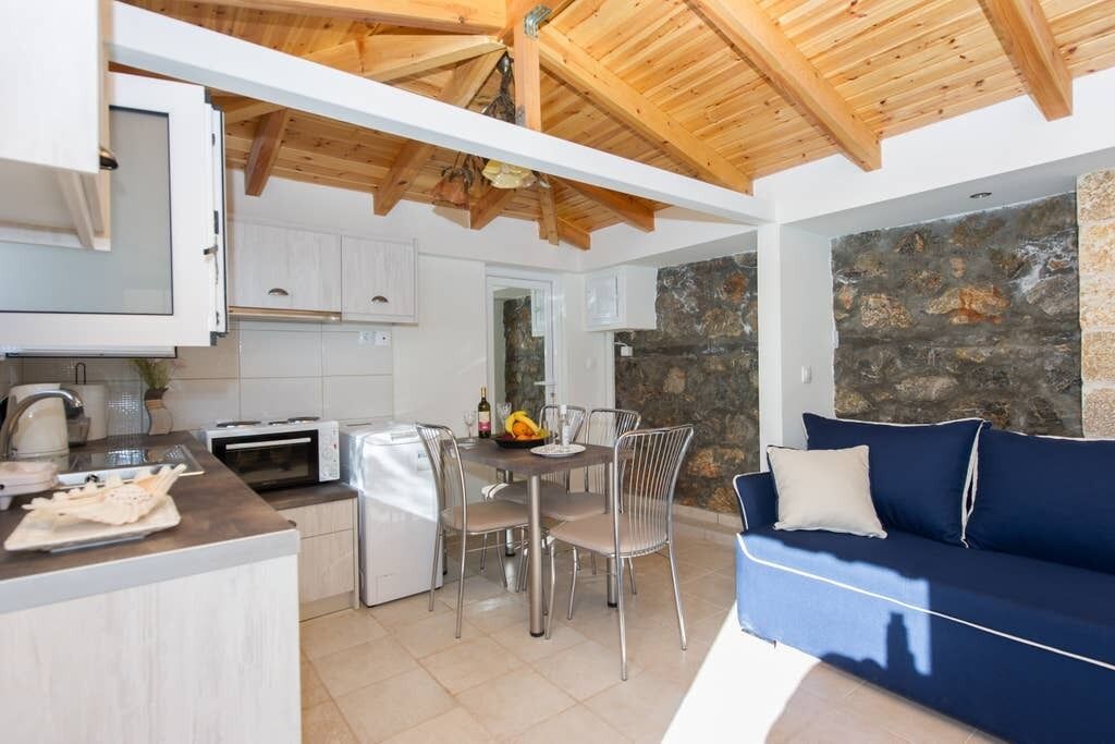 New Hope Studio with Pool near Beach