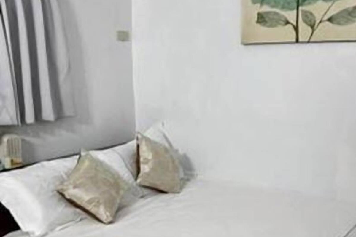 Studio | Desk, soundproofing, WiFi (free), bed sheets