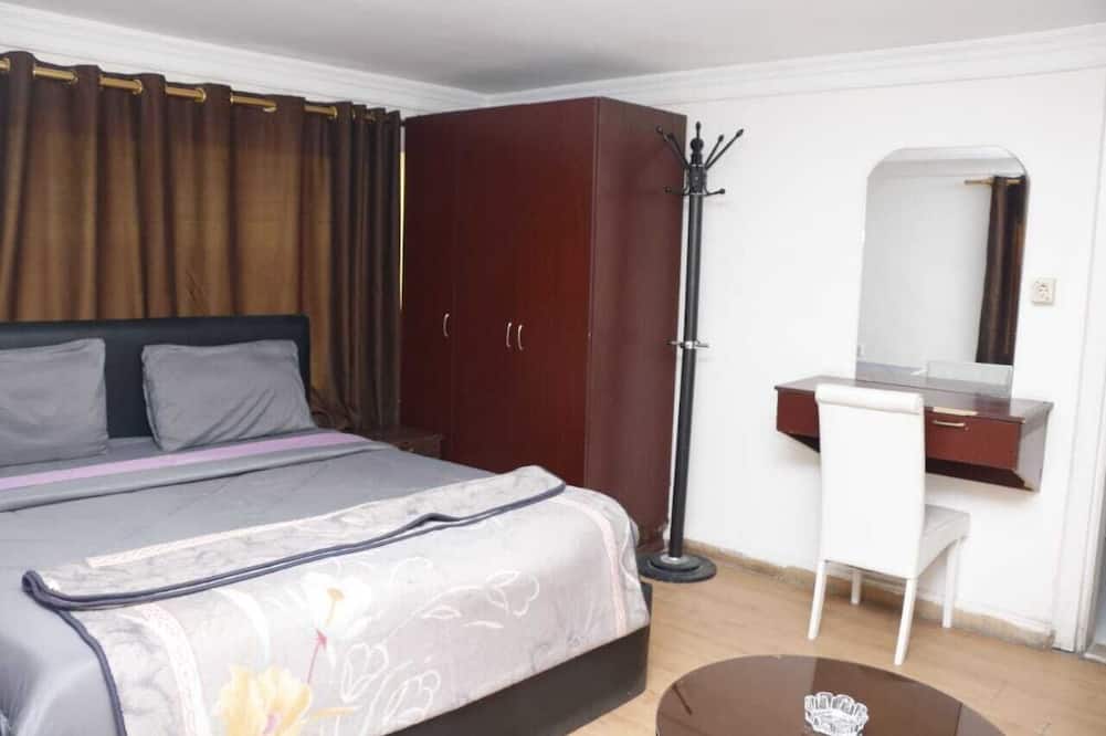 Seleen Hotel Suites