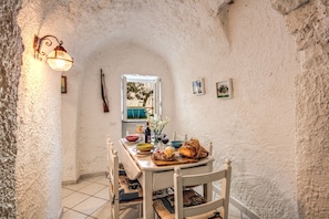 Villa, 2 Schlafzimmer, eigener Pool | Esszimmer