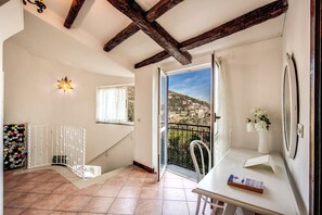 Interior - The Retreat of the Senses (Massa Lubrense)