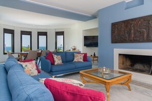 TV, fireplace, offices