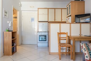 Apartment, 1 Schlafzimmer | Eigene Küche | Großer Kühlschrank, Mikrowelle, Ofen, Herdplatte