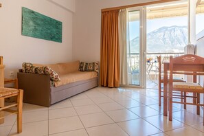 Apartment, 1 Bedroom | Living area
