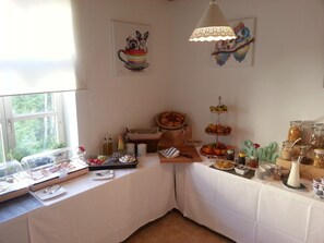 Free daily buffet breakfast - Endorfer Hof (Bad Endorf)