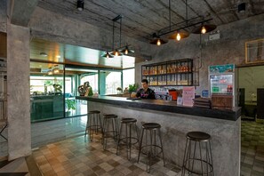 Bar (en el alojamiento)