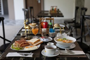 Restaurant - The Bell Airport Phuket Hotel (Sa Khu)