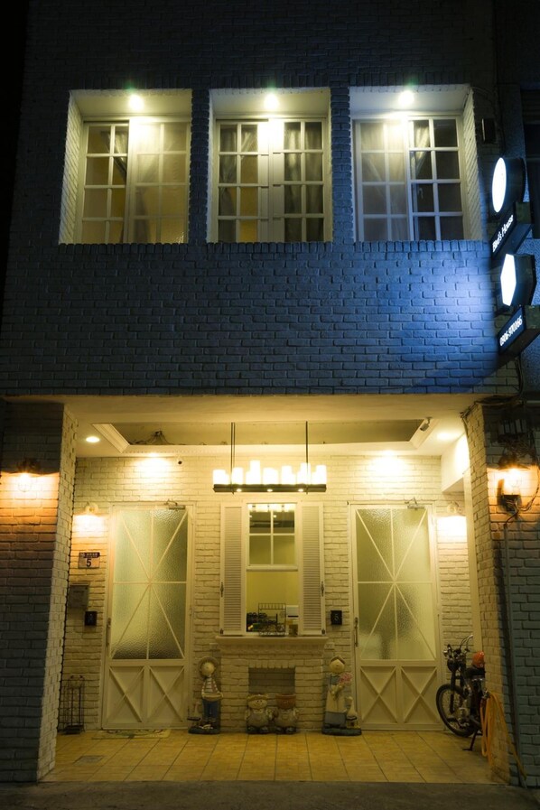 Exterior - Hualien Bird's House Hostel (Hualien City)