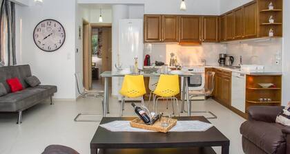 Nina's Villa, Cosy Seaview Retreat
