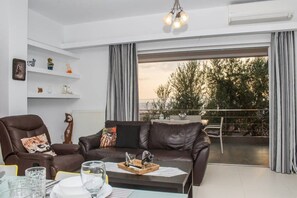 公寓 | 起居区 | 32-英寸纯平电视（配备数码频道）、电视、壁炉