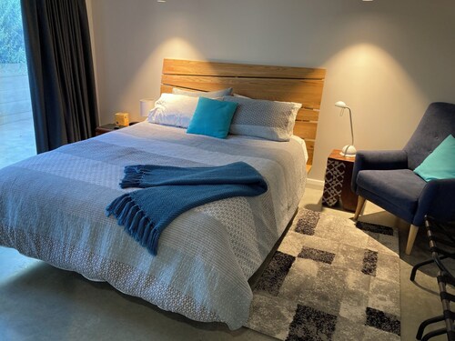 Private,  modern and close to town.