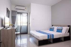 Habitación doble estándar | Minibar, escritorio, espacio para trabajar con laptop y wifi gratis 