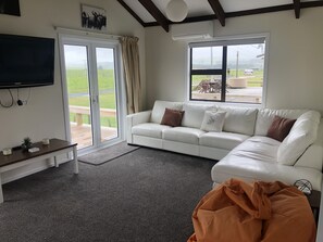 TV - Atiamuri Bach Family (Atiamuri)