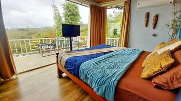 Studio Suite Mewah, pemandangan gunung | 1 kamar tidur, isi minibar gratis, brankas, dan kedap suara