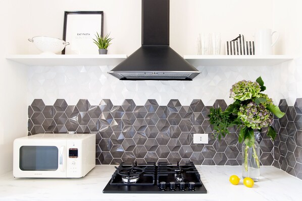 Fridge, microwave, oven, stovetop