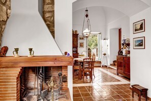 Flat-screen TV, fireplace - Villa Le Birbe (Massa Lubrense)