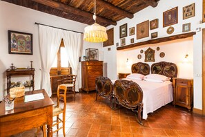 Villa, 4 Schlafzimmer, eigener Pool | 4 Schlafzimmer, Bügeleisen/Bügelbrett, Babybetten, kostenloses WLAN