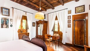 Villa, 4 soverom, privat basseng | 4 soverom, strykejern/-brett, barnesenger og wi-fi (inkludert)