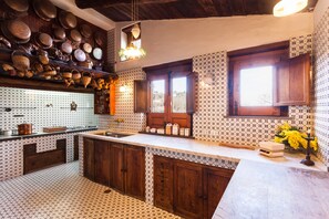 Villa, 4 chambres, piscine privée | Cuisine privée