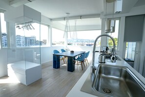 Fridge, microwave, oven, stovetop - Terrazza Manù ... Naples at your feet ... (Napoli)