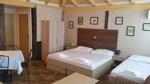 Deluxe Studio | Free WiFi, bed sheets - The Movie Resort Aparthotel (Tribunj)