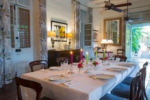 Breakfast, lunch and dinner served - La Demeure Saint Antoine (Goodlands)