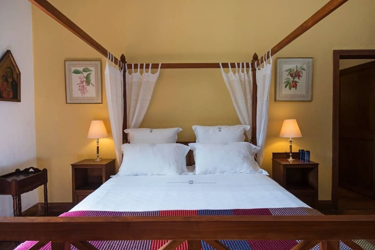 Deluxe Double Room | Down comforters, in-room safe, desk, blackout drapes