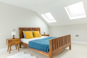 1 bedroom, free WiFi, bed sheets - Spacious 3BR South London Apartment (London)