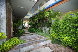 Garden - Pongpatplace (Sung Noen)